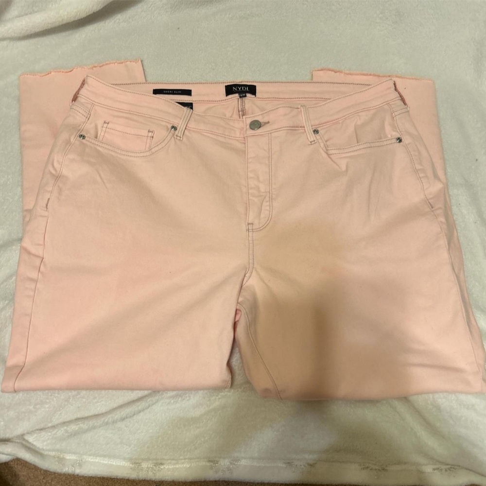 Marilyn Straight Ankle Jeans